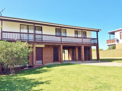 16 Vista Drive, Dolphin Point