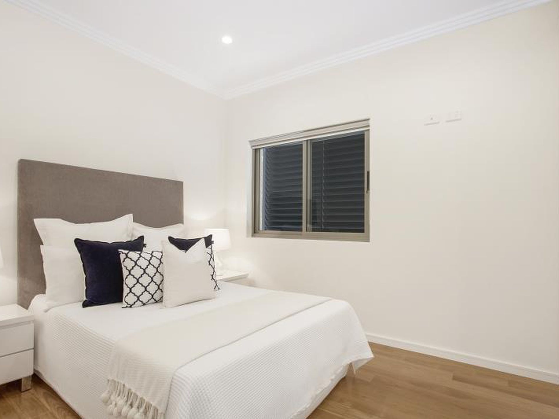 2 Mercer Crescent, Beverly Hills