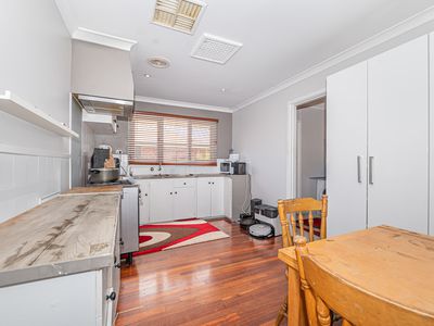 17 Tarrawan Road, Armadale