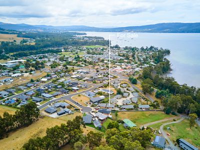 2 / 5 Space Court, Snug