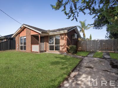 6 Bates Street, Cranbourne West