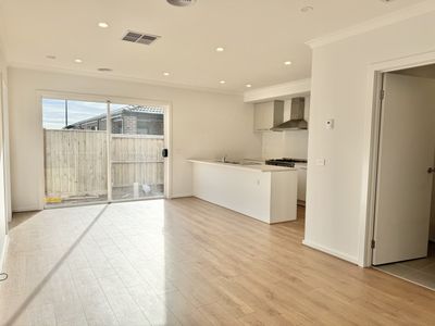 42 Gansha Street, Weir Views