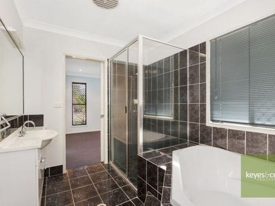 26 Honeyeater Circuit, Douglas