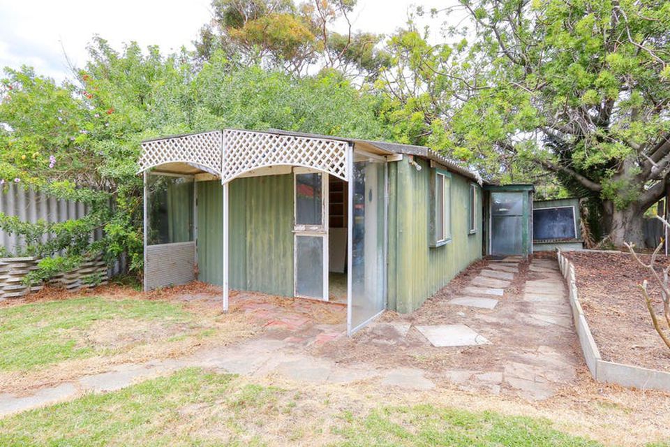 24 Hawker Street , Safety Bay