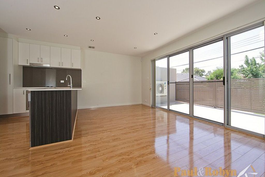 8 / 9 Bisdee Street, Hughes