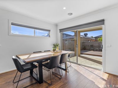 15 Myrrnong Street, Aintree