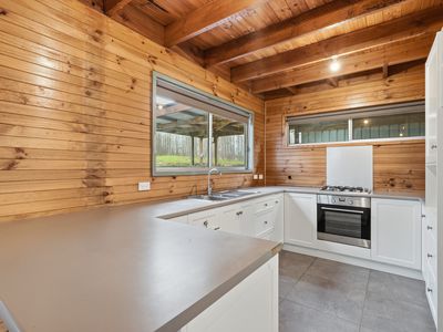 8 Fourth Avenue, Dodges Ferry