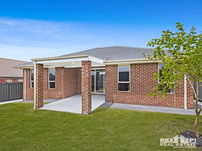 30 Sagan Drive, Cranbourne North