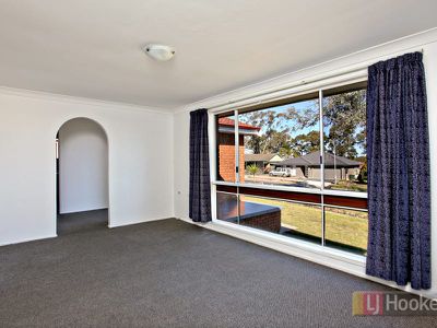 98 Hoyle Drive, Dean Park