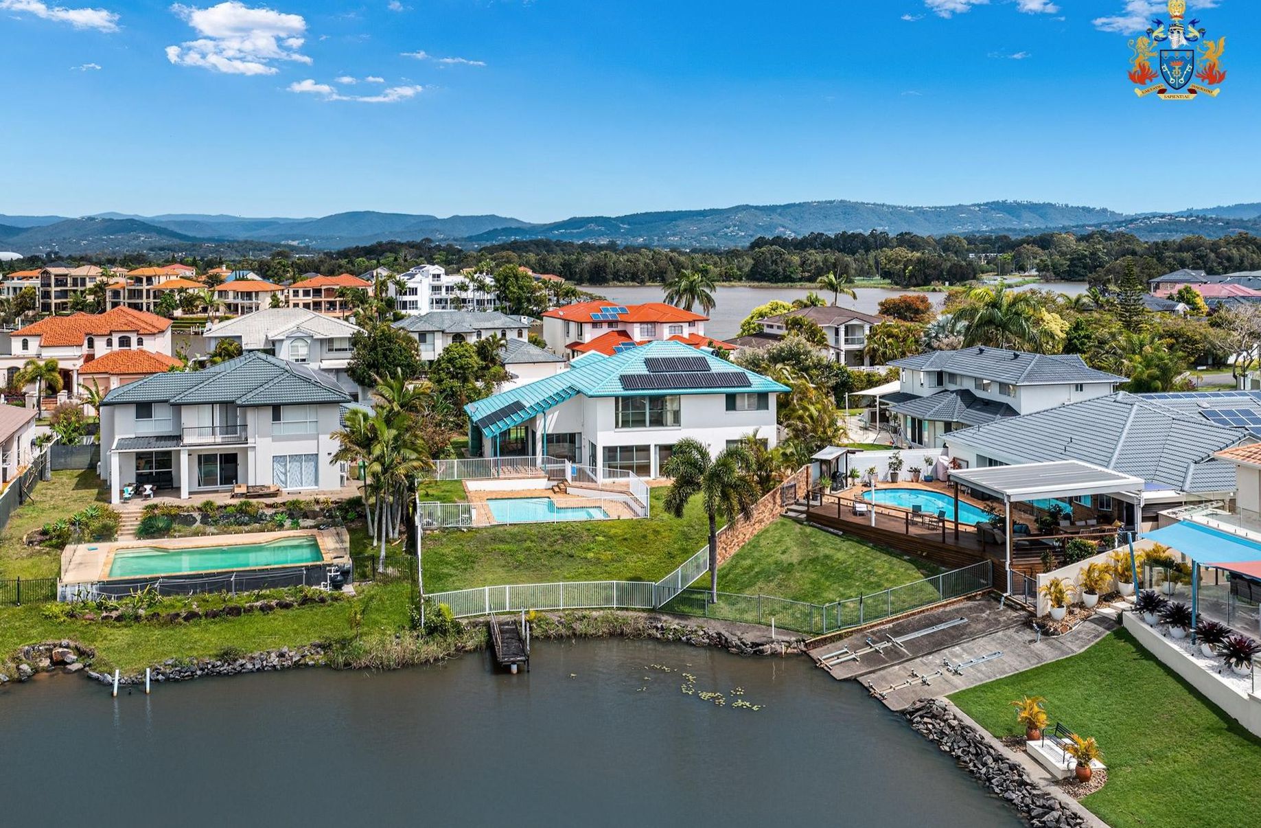 31 Montevideo Drive, Clear Island Waters Oxbridge Global Real Estate