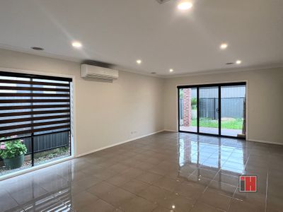 19 Wilkiea Crescent, Cranbourne North