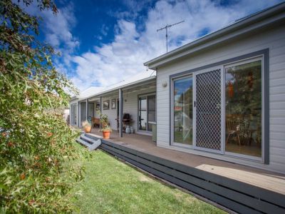1 Roxanne Court, Woodend