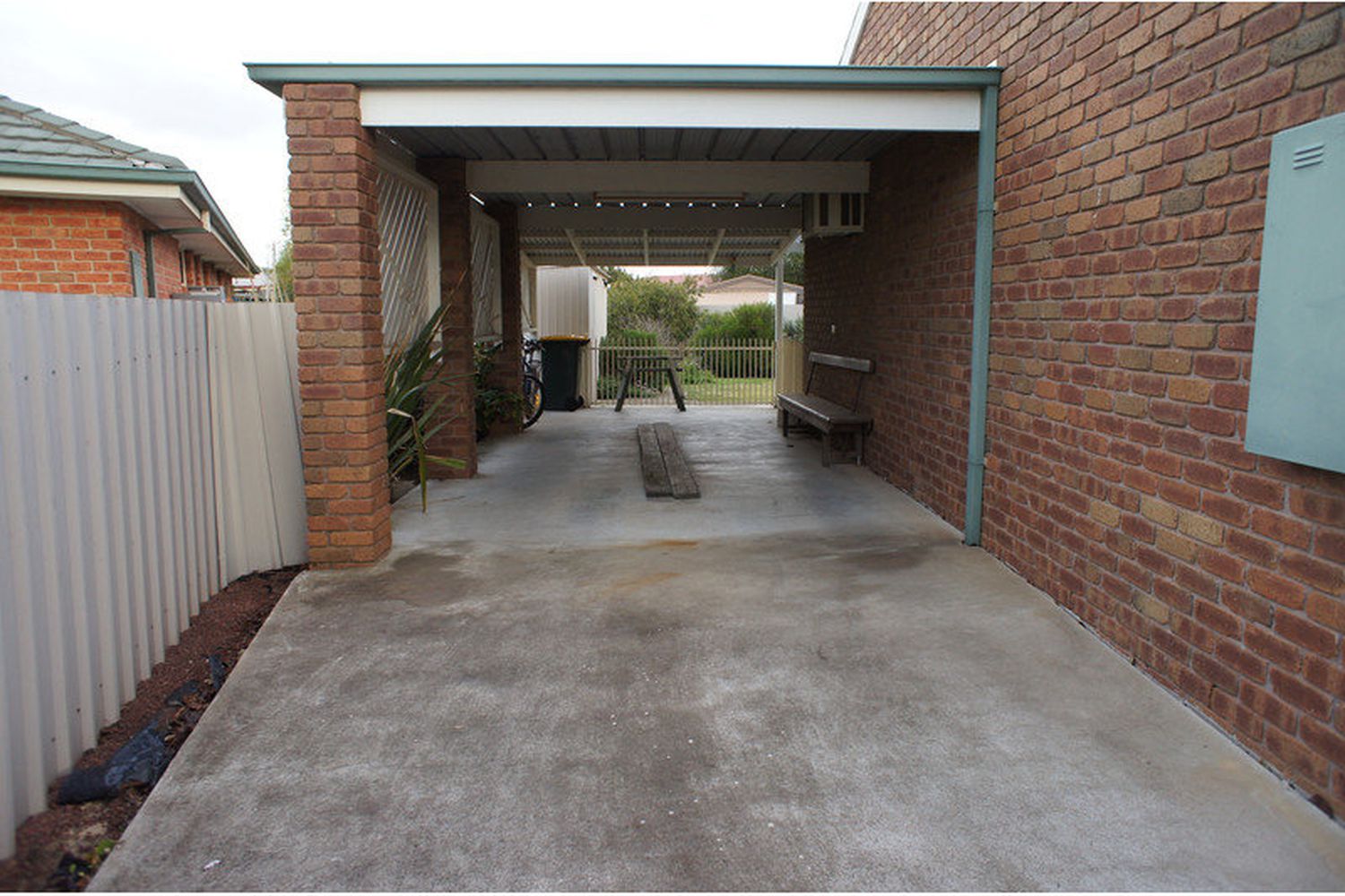 6 Lukin Court, Horsham