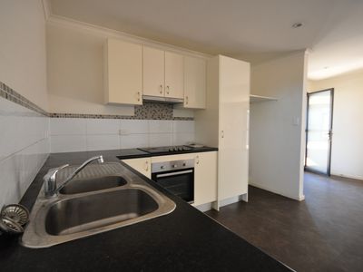 3 / 2 Phalarope Way, South Hedland