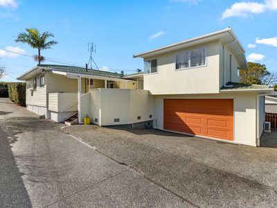 1/296 Wairau Road, Glenfield