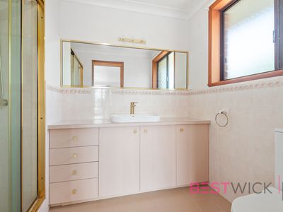 12 Bean Place, Llanarth