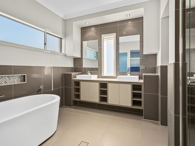 1 / 57 Reddall Parade, Lake Illawarra