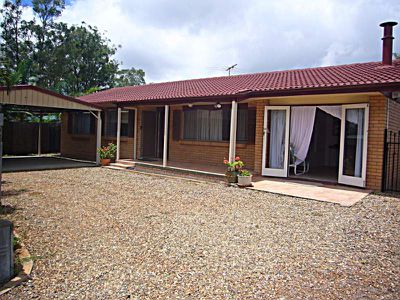 17 Sunningdale Avenue, Rochedale South