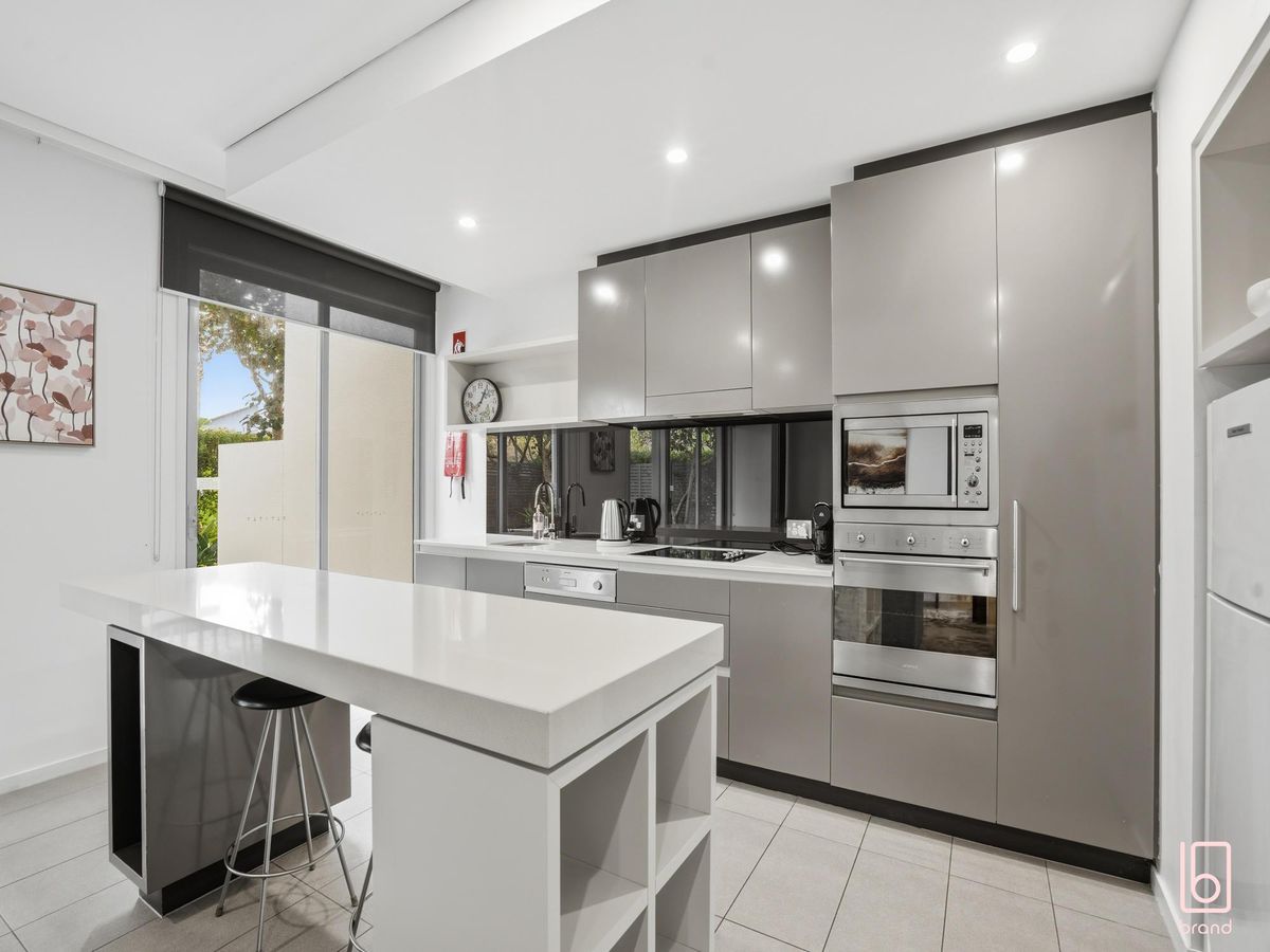 1005 / 3 Birkdale Place, Magenta