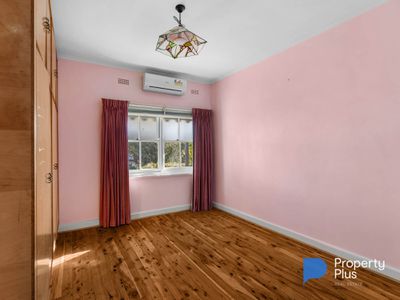 24 Churchill Avenue, Flora Hill