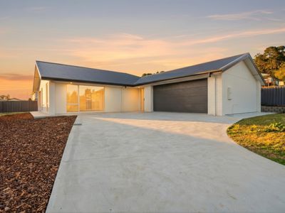 2 Coultman Close, Beaconsfield