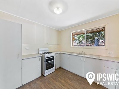 8 LODGE COURT, Goodna