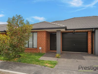 4 / 6 Mckay Place, Melton South