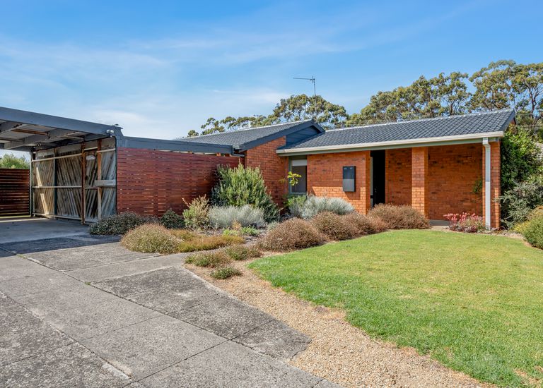 16 Webb Court, Portland