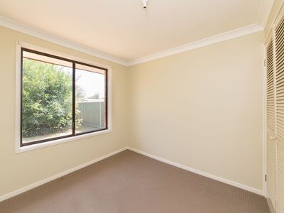 9 Bass Place, Dubbo