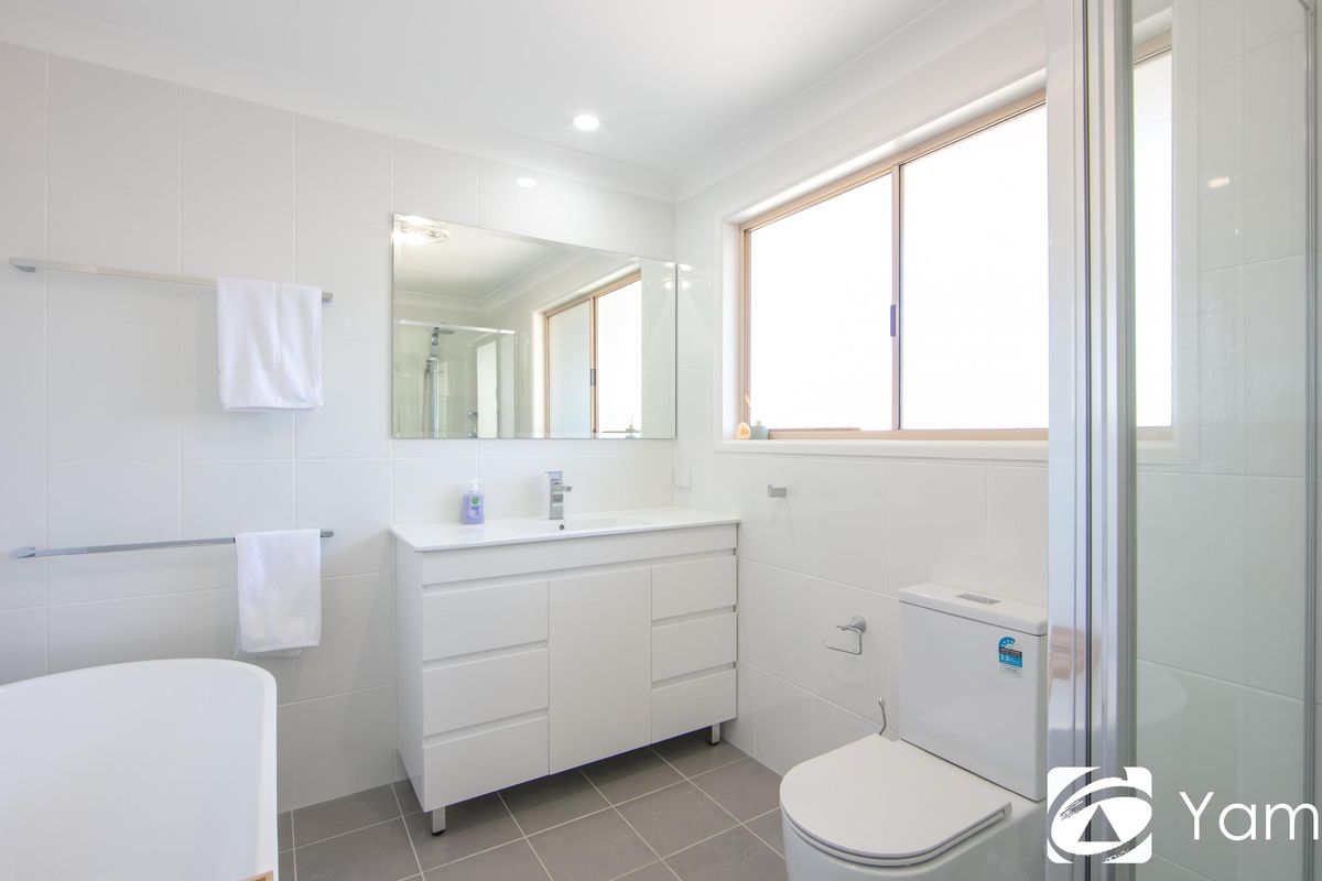 1 / 28 The Mainbrace, Yamba