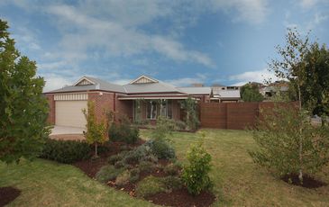 59 Fieldstone Blvd, Beaconsfield
