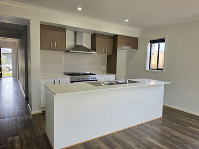 9 Bonito Street, Melton South