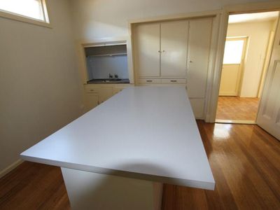 10 Clonard Avenue, Geelong West