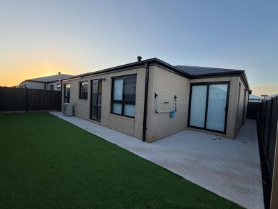 38 Stacey Parade, Mount Cottrell