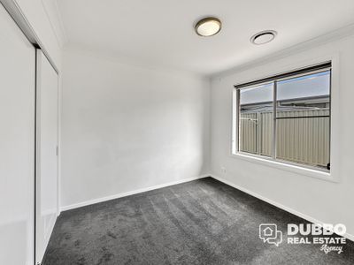 13 Current Court, Dubbo