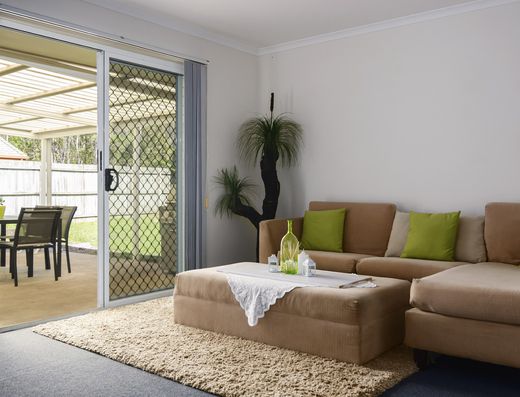 Family Home Backing Onto Bushland image 6