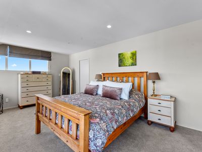 15 Seaview Road, Castor Bay