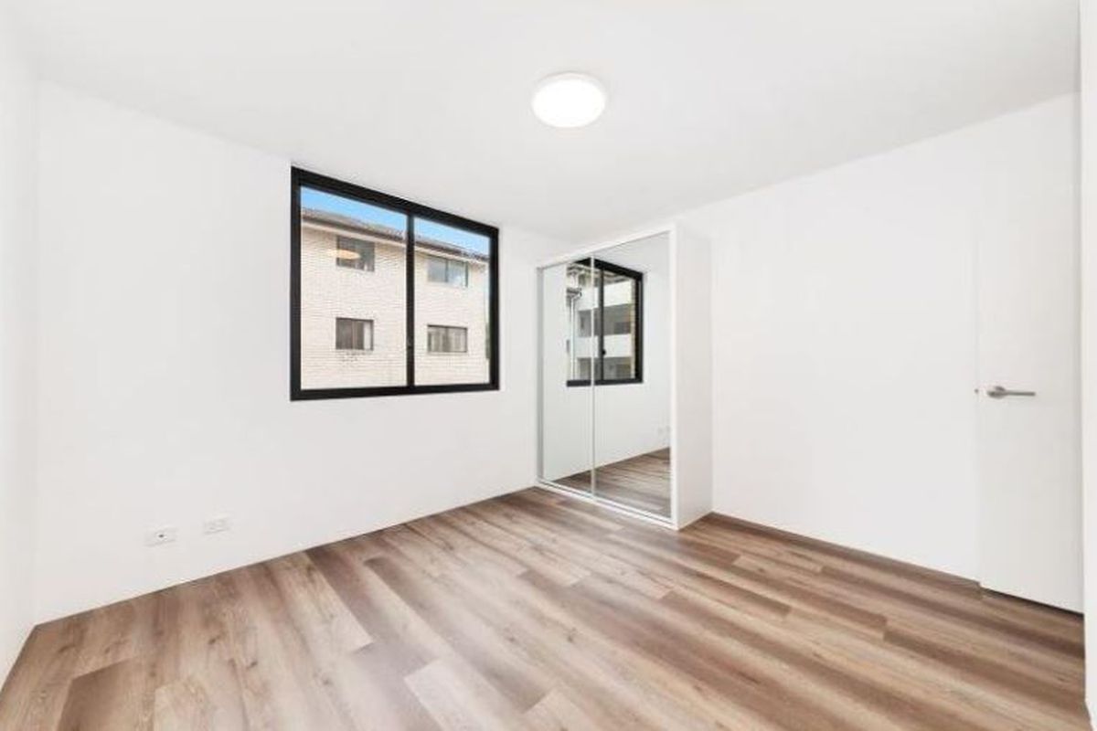 2 / 18-20 Francis Street, Bondi Beach