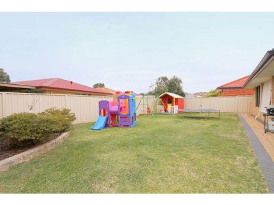 8 Bark Circle, Kenwick