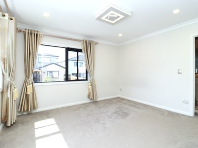 6 McQuoids Road, Flat Bush