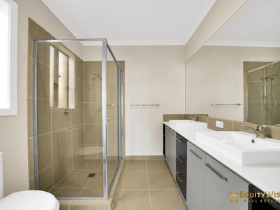 9 Lydney Street, Wyndham Vale