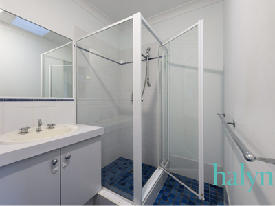 4 / 11 Louise Street, Rockingham