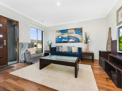 27 Savage Way, Clyde North