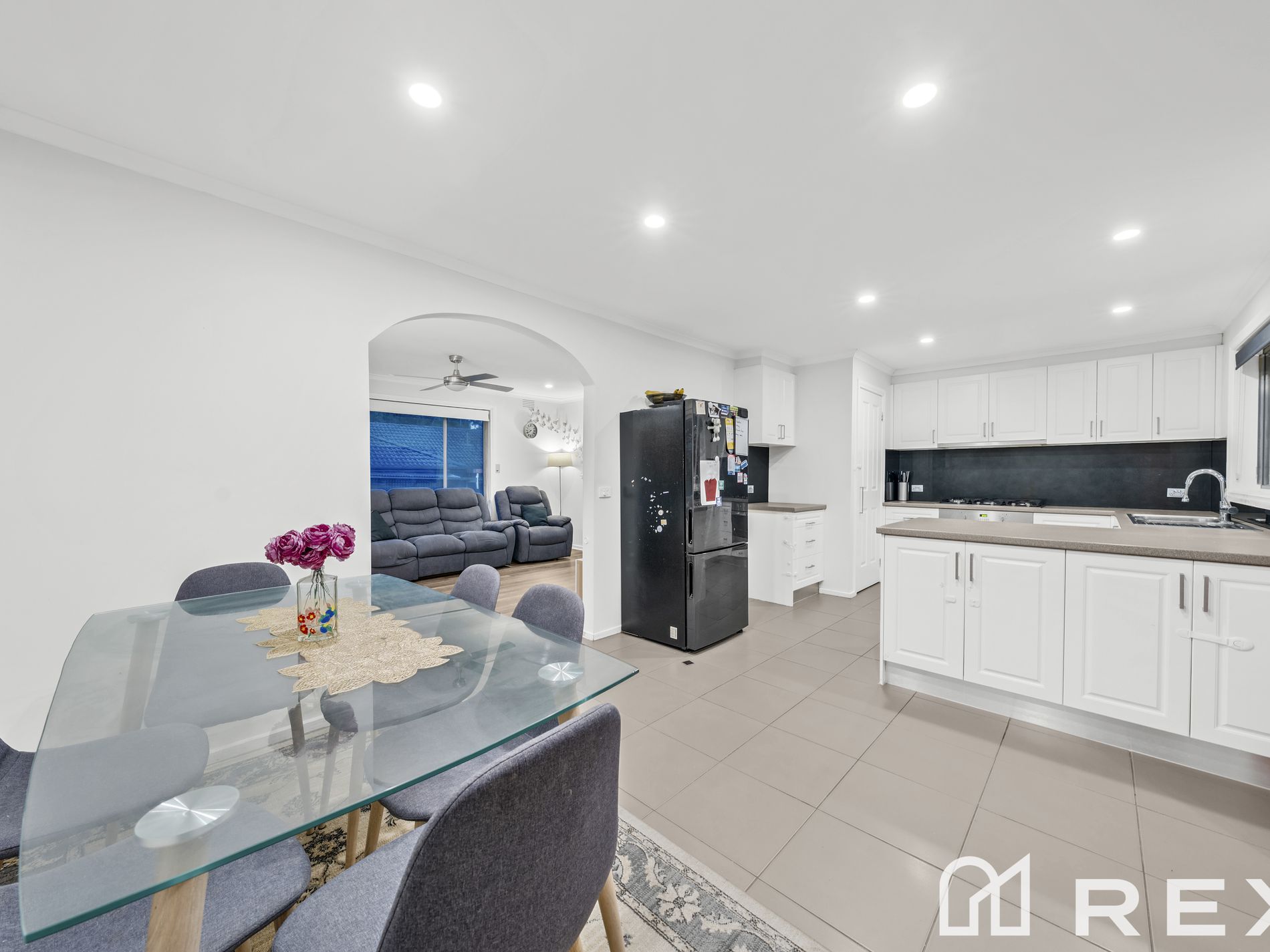 164 James Cook Drive, Endeavour Hills