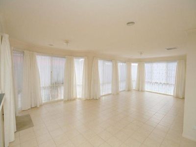 2 Brookville Avenue, Werribee