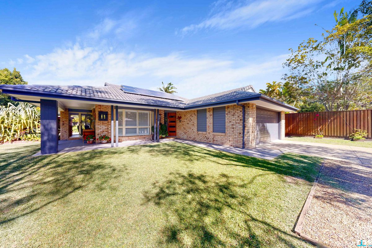 1 Feathertail Court, Tewantin