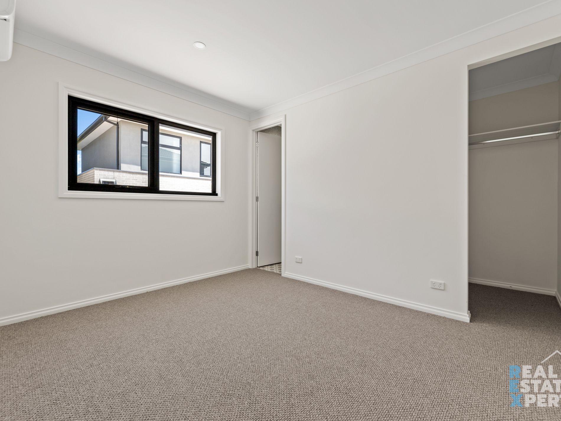 3 / 5 Sylvanwood Crescent, Narre Warren