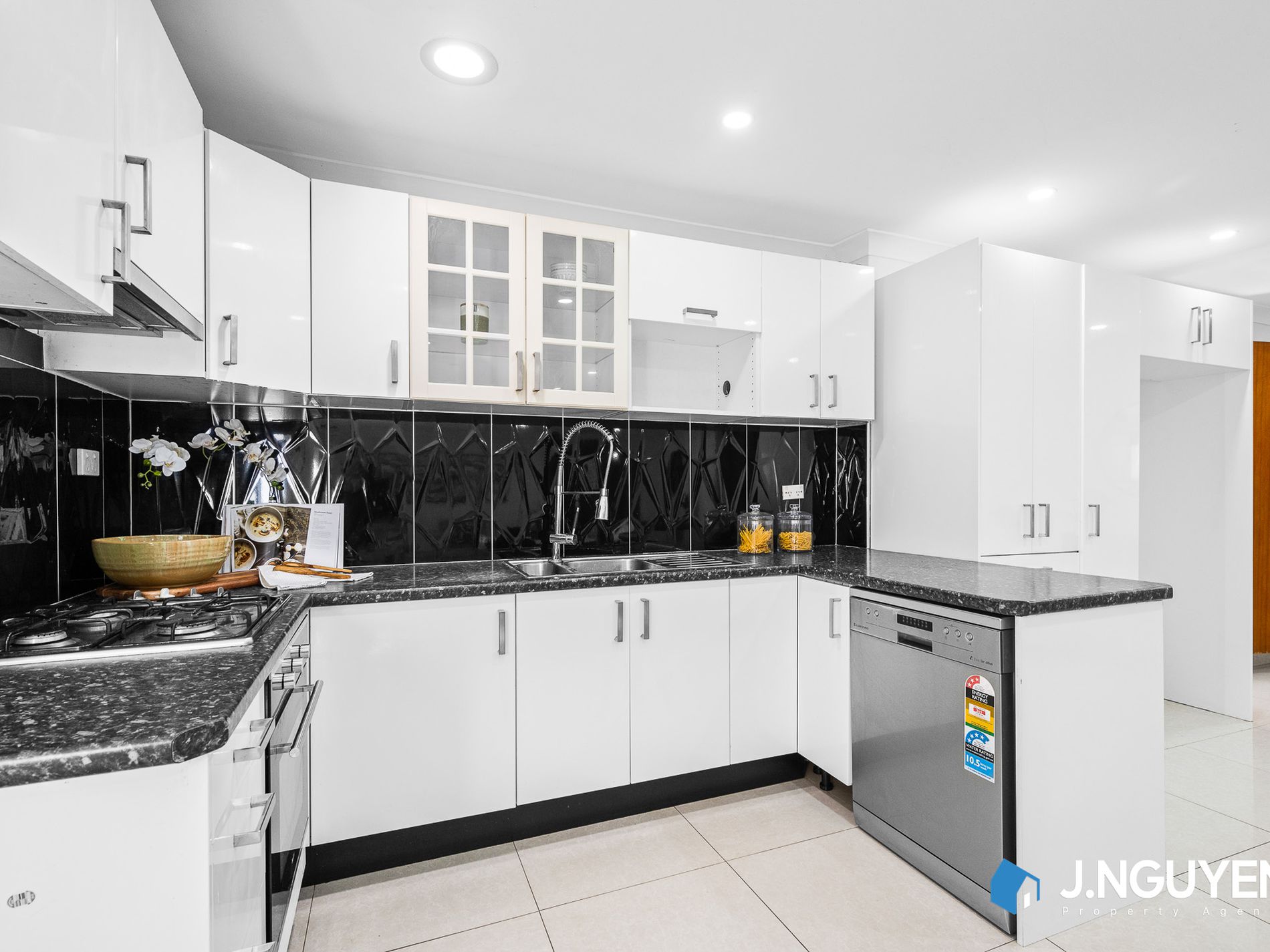 43 Oliveri Crescent, Green Valley