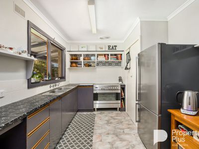 27 Mennens Lane, Harcourt North