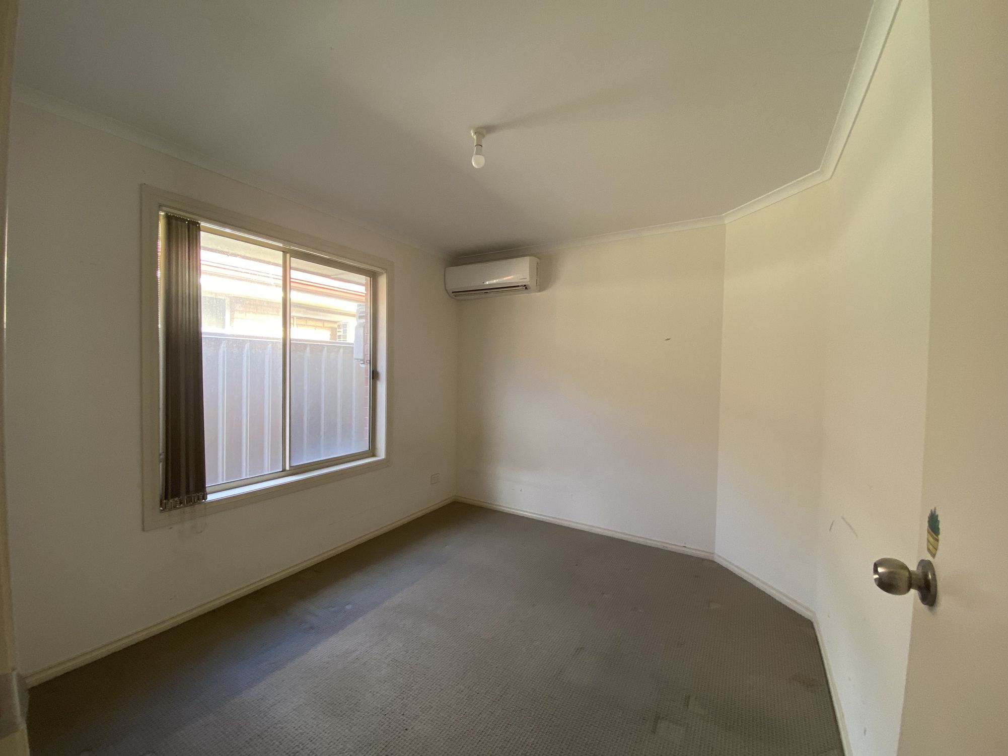 1A Bank Street, Kilburn